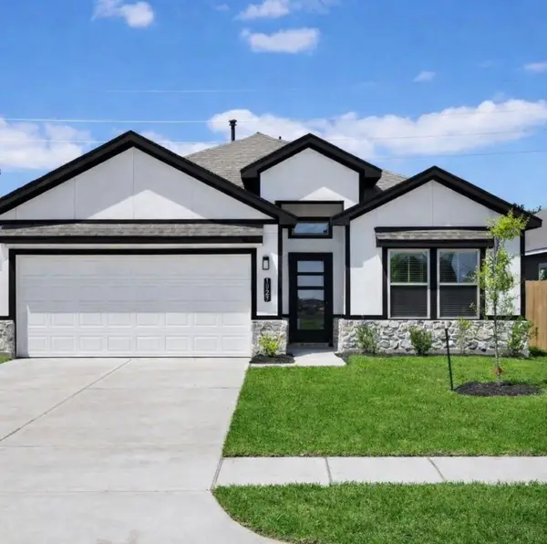 410 Zeus Mountains Dr, Crosby, TX 77532