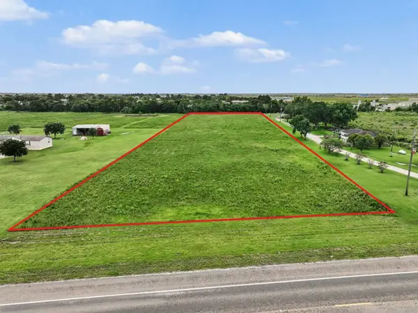 04 Hwy 61, Anahuac, TX 77514