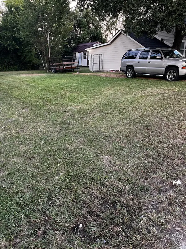 806 E Fayle St, Baytown, TX 77520