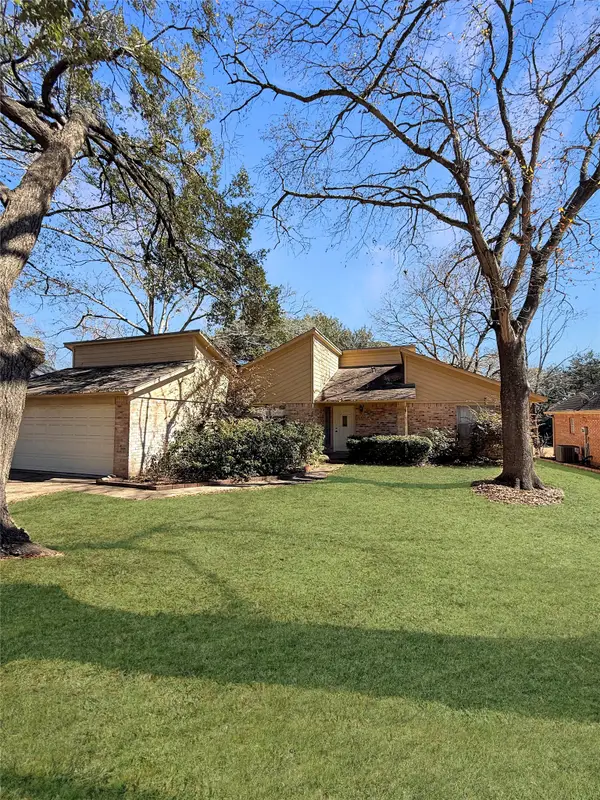 58 April Wind Drive S, Conroe, TX 77356