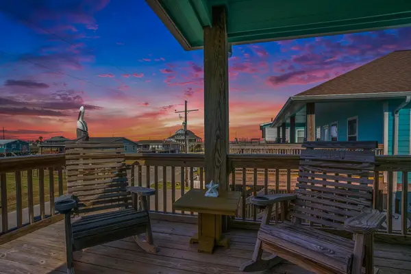 960 B Palmetto Drive, Crystal Beach, TX 77650