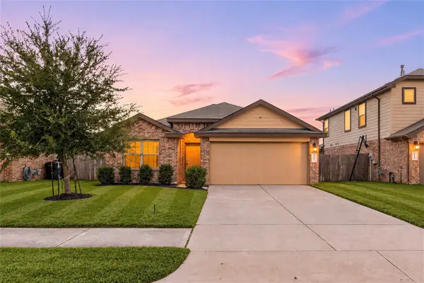 614 Harvest Bluff Drive, Rosharon, TX 77583