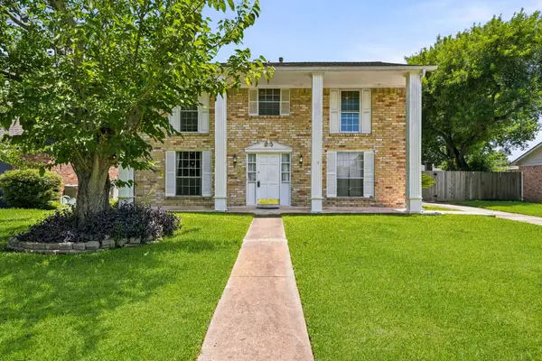 12211 Level Run Street, Meadows Place, TX 77477