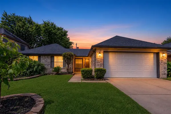 15819 Contender Lane, Friendswood, TX 77546