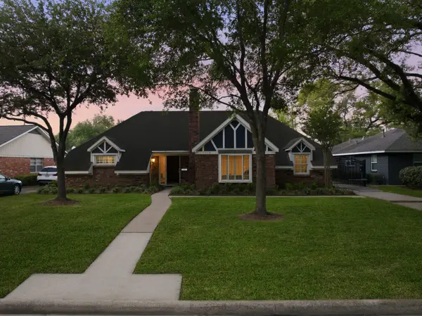 7215 Northampton Way, Houston, TX 77055