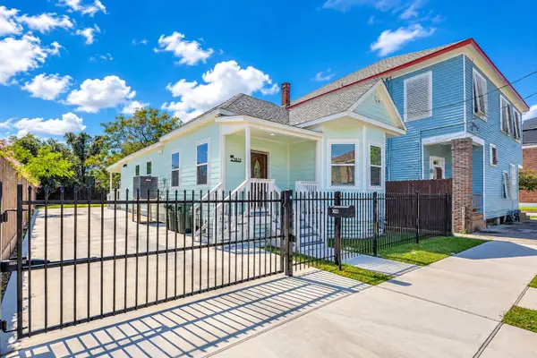3823 Sealy Street, Galveston, TX 77550