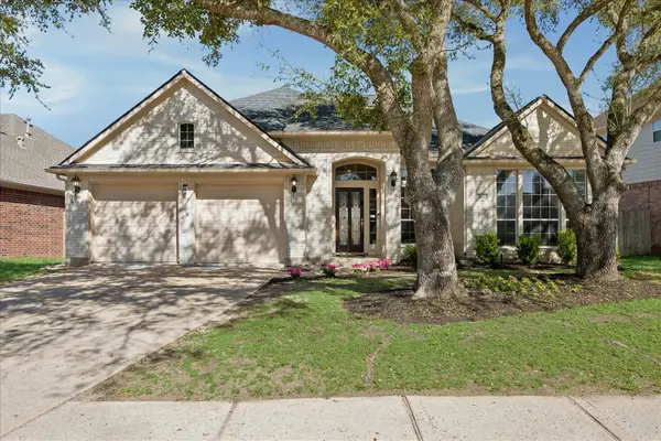 3211 Chappelwood Drive, Pearland, TX 77584