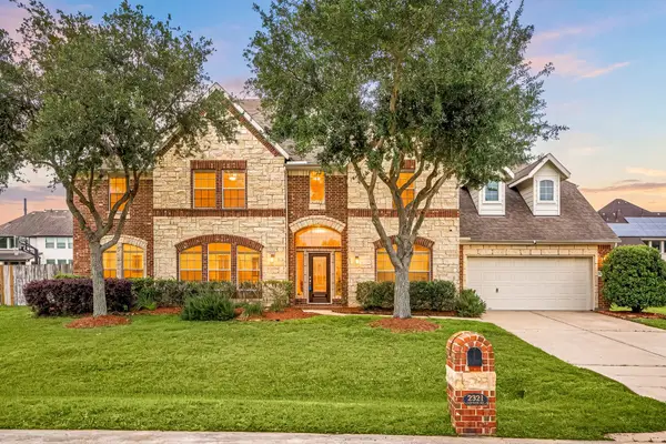 2321 Lakeway Drive, Friendswood, TX 77546