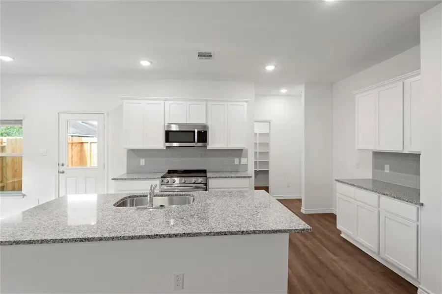 1878 Redwood Lane, Dayton, TX 77535 - #2