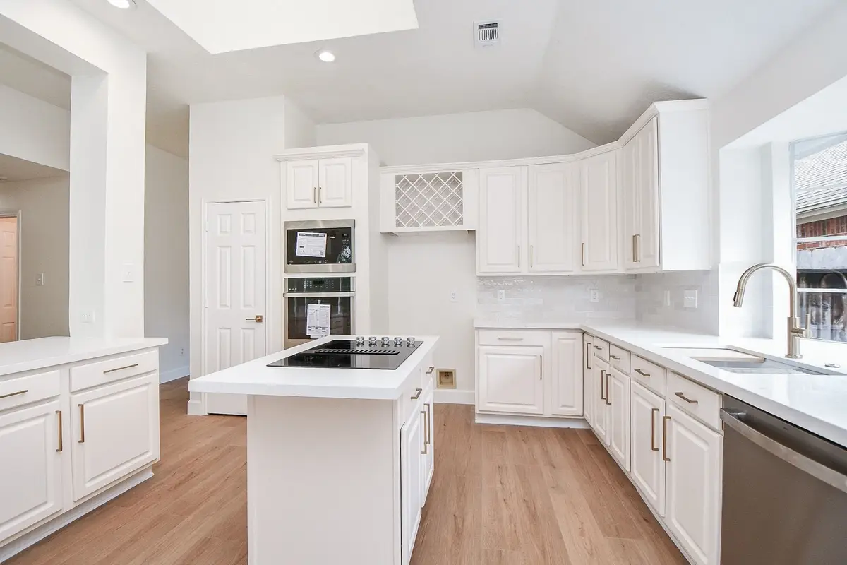 202 Knoll Forest Dr, Sugar Land, TX 77479 - #1