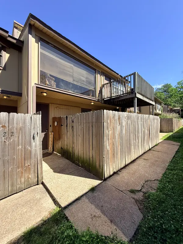 23 Lakeway Street, Panorama Village, TX 77304
