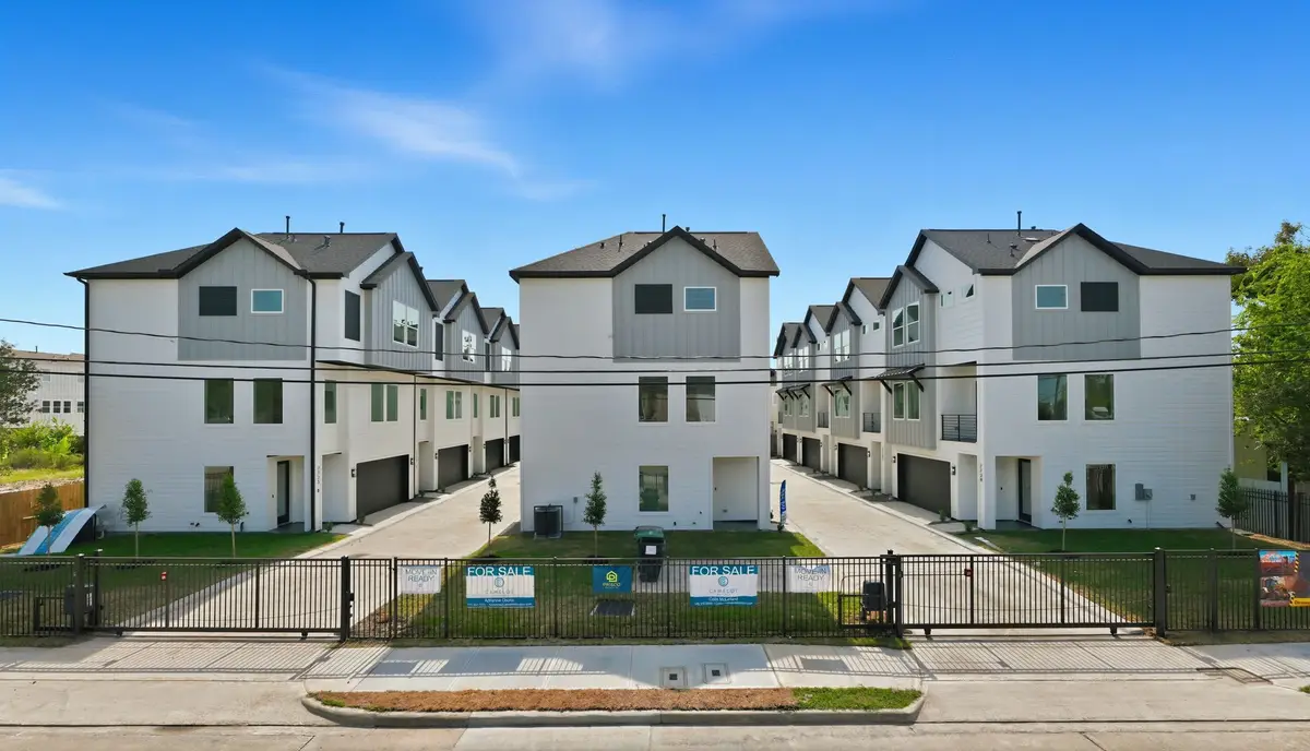 7723C Hammerly Boulevard, Houston, TX 77055 - Image #1