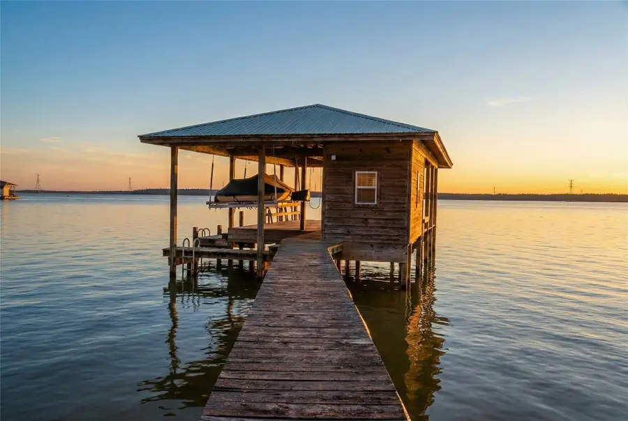 20404 Doral Drive, Huntsville, TX 77320 - Image #2