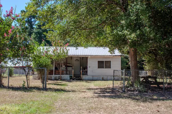 616 Ponderosa Drive, Onalaska, TX 77360