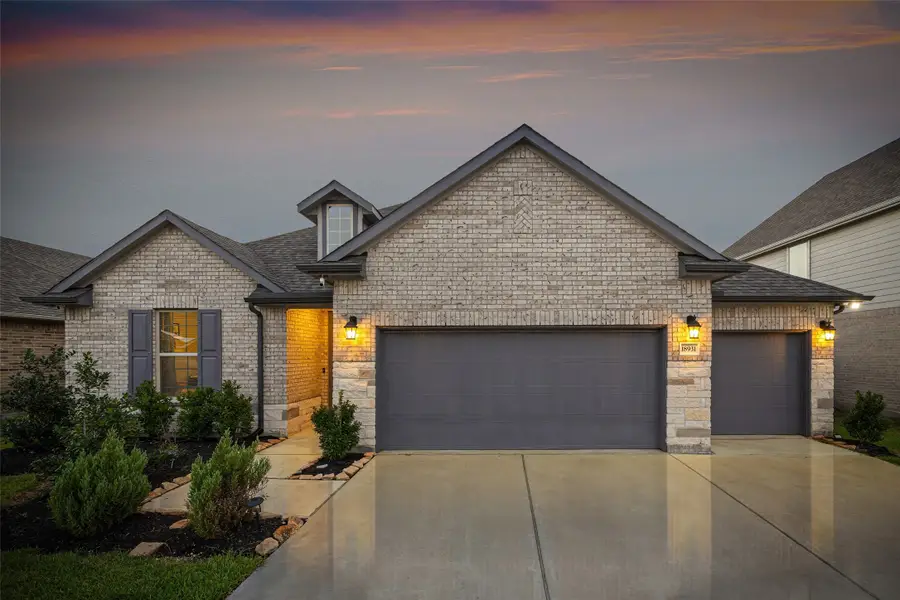 18931 Lynnwood Crest Drive, Manvel, TX 77578 - Image #2