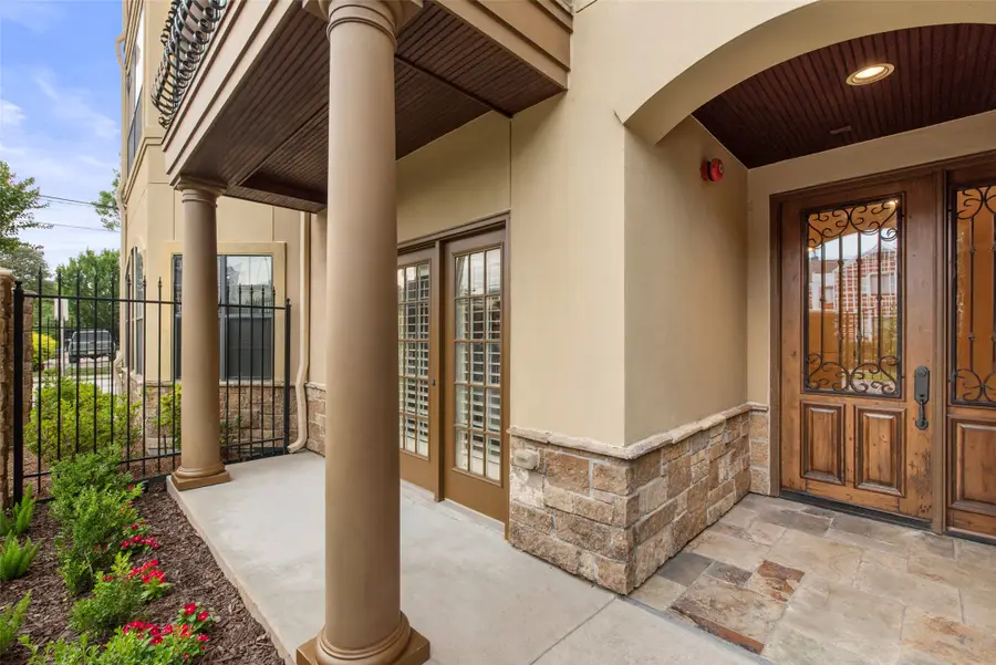 2403 Commonwealth Street, Houston, TX 77006 - Image #2