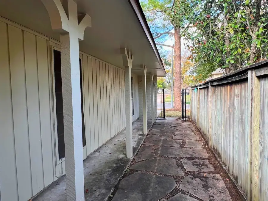 12875 Westella Drive, Houston, TX 77077 - Image #2