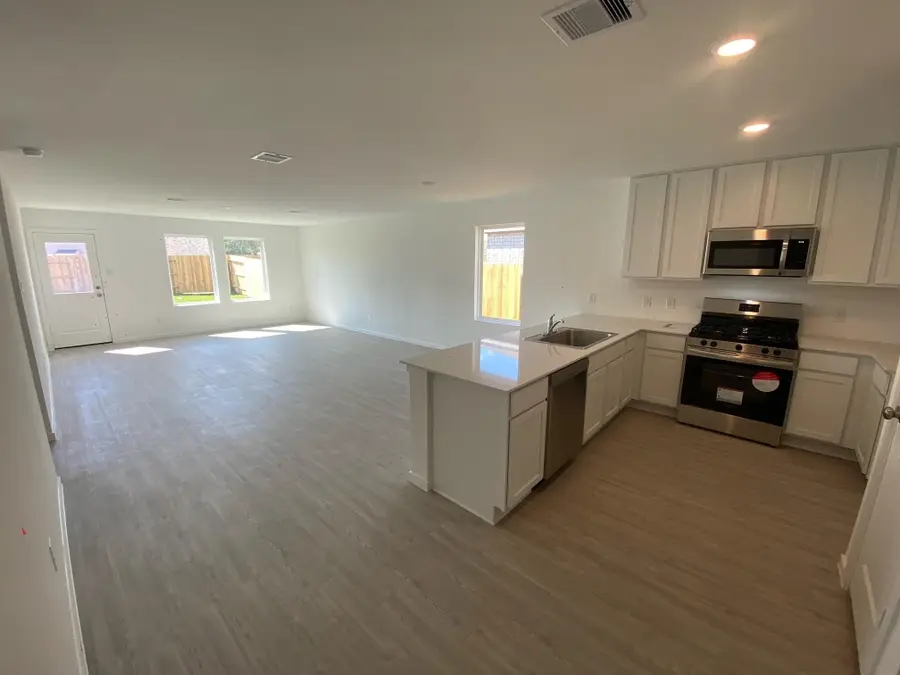 18908 Kingham Woods Court, Conroe, TX 77306 - Image #2