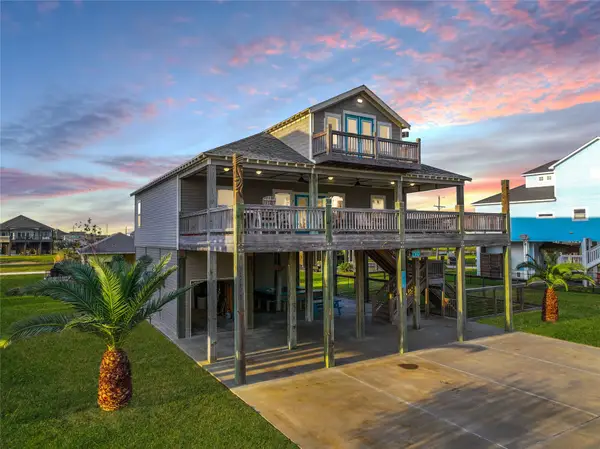 2025 Vista Drive, Crystal Beach, TX 77650