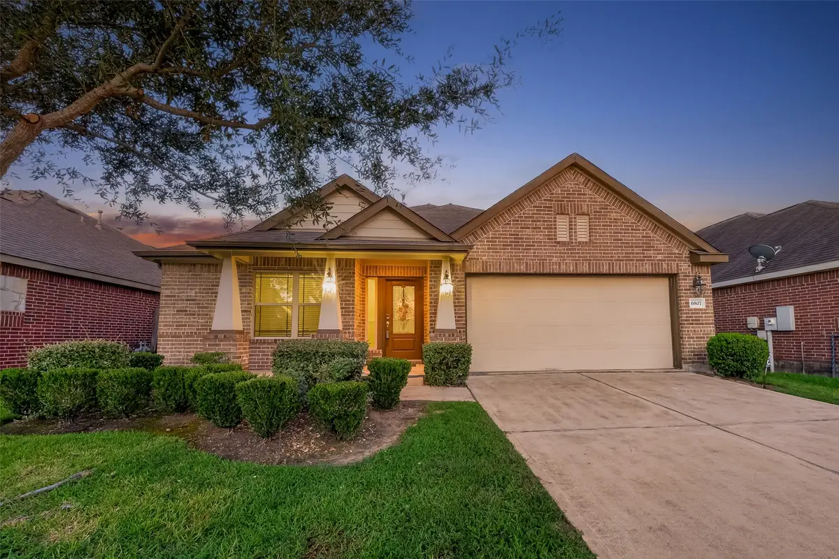 6807 Peach Mill Lane, Dickinson, TX 77539 - #1