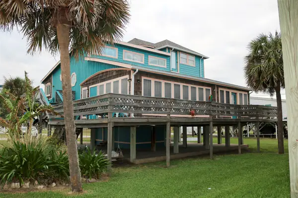 13002 Buccaneer Parkway, Freeport, TX 77541