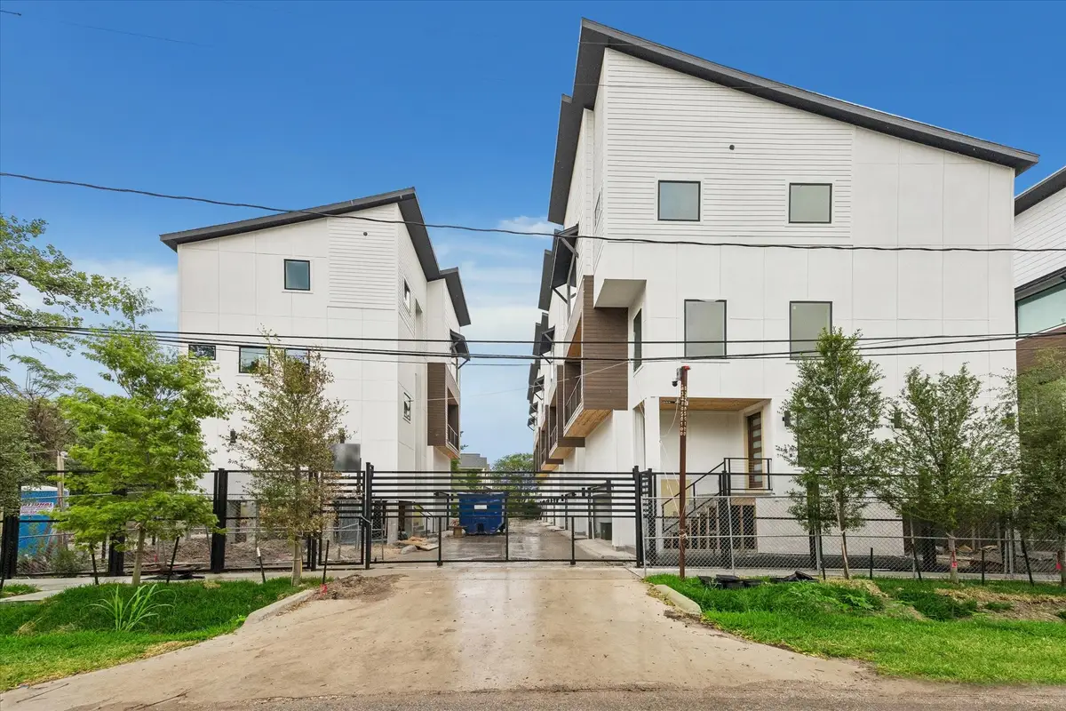 1034 W 17th Street #B, Houston, TX 77008 - #1