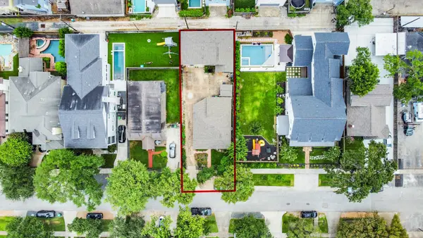 729 E 9th Street, Houston, TX 77007