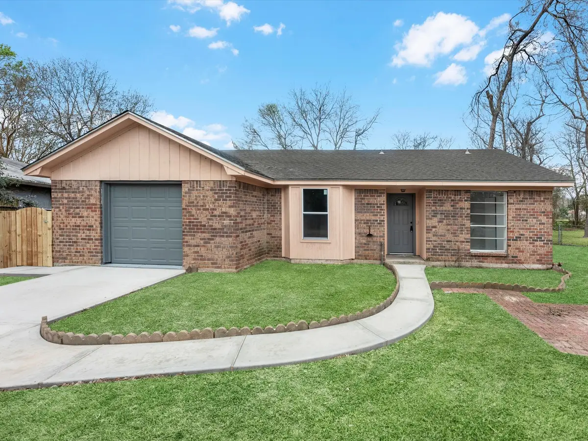 230 W Willwood Drive, Willis, TX 77378 - #1