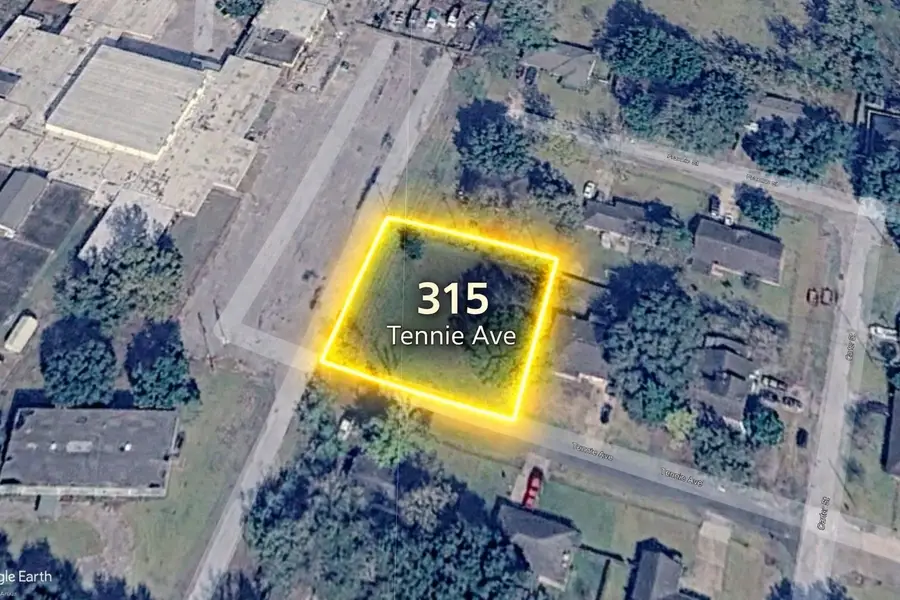 315 Tennie Avenue, Wharton, TX 77488 - #2