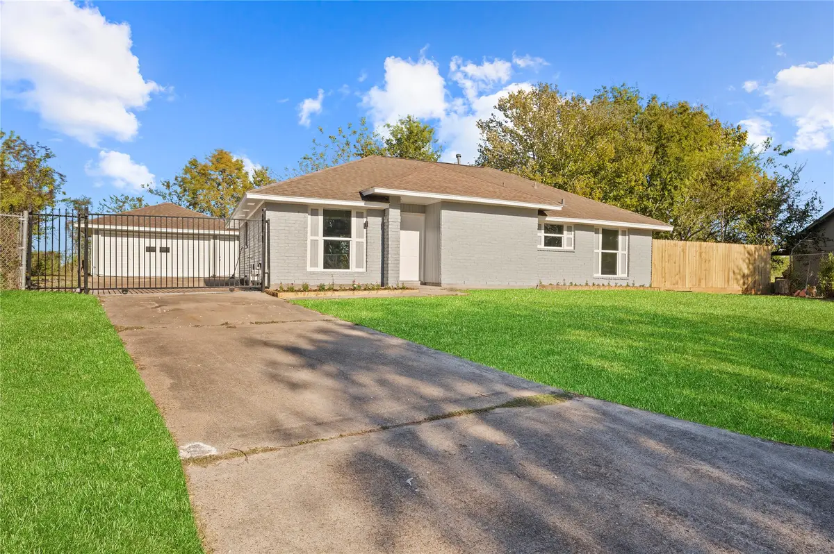 10558 Pleasanton Drive, Houston, TX 77038 - Image #1