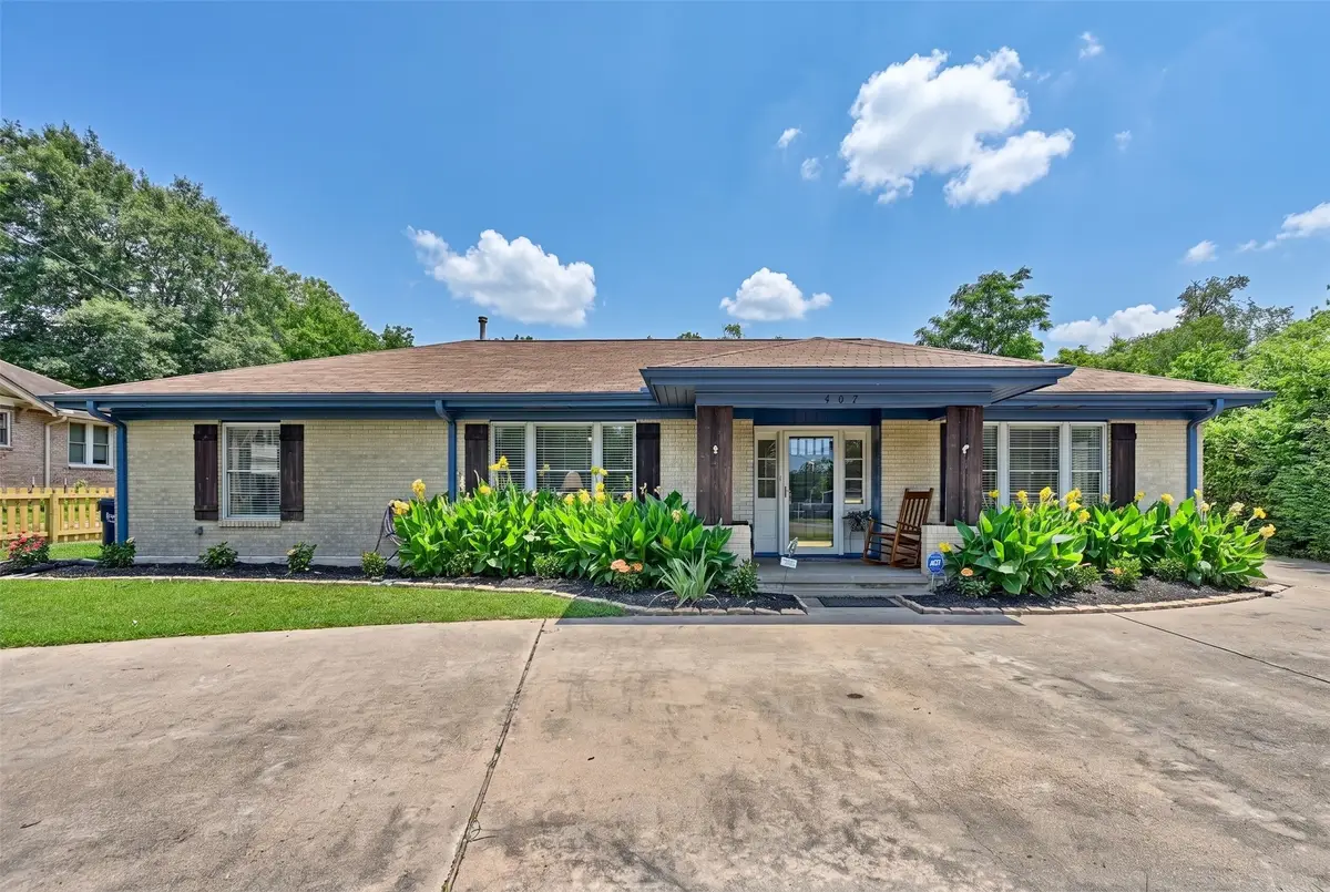 407 W Alamo Street, Brenham, TX 77833 - #1
