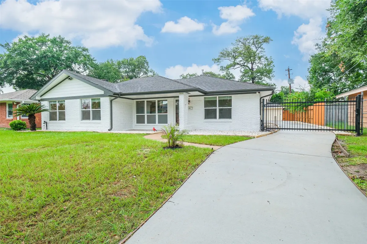 10328 Shadow Oaks Drive, Houston, TX 77043 - #1