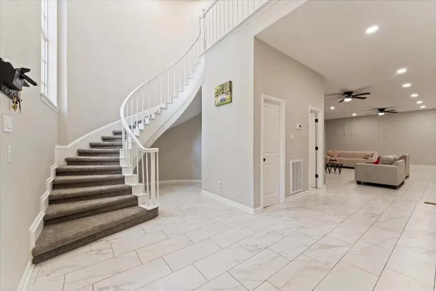 48 Bayou Pointe Drive, Houston, TX 77063 - #3