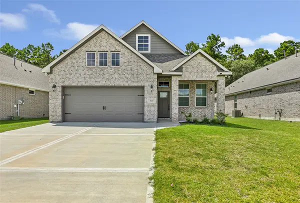 525 Little Spring Court, Anahuac, TX 77514