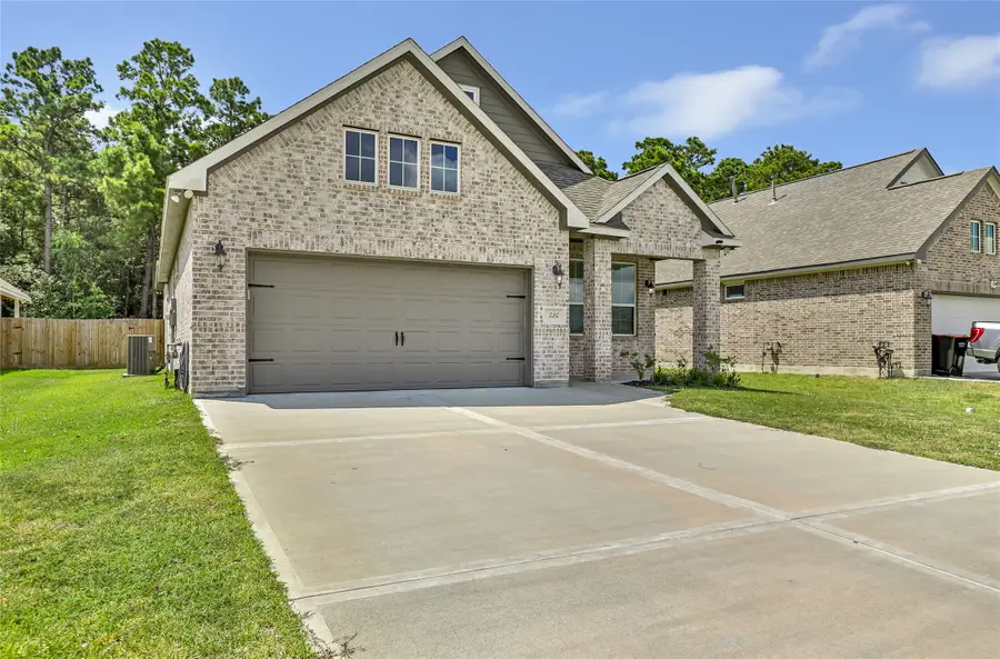 525 Little Spring Court, Anahuac, TX 77514 - #2
