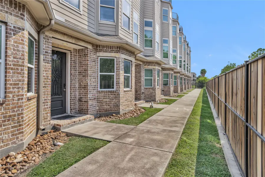 2020 Mcgowen Street #8E, Houston, TX 77004 - Image #3