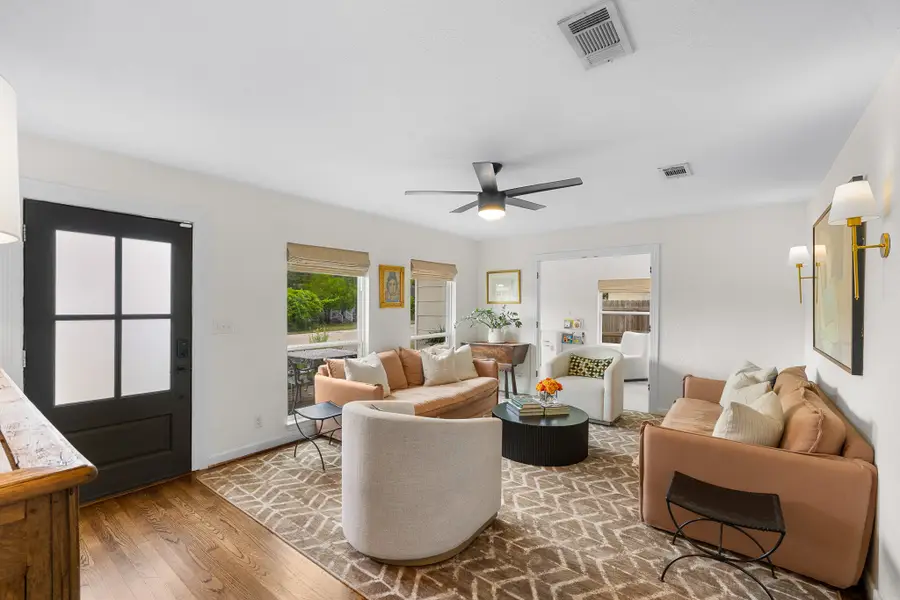 114 E Obryant Street, Bellville, TX 77418 - #3