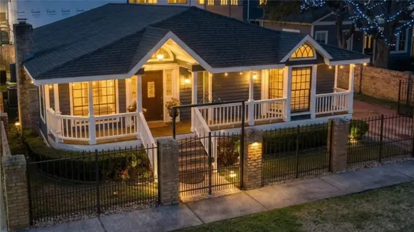 216 W 9th Street, Houston, TX 77007