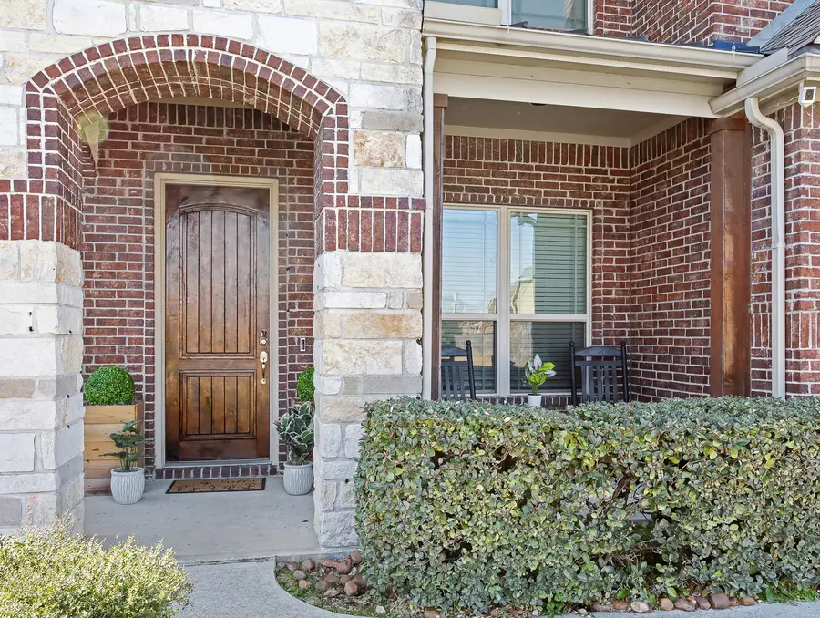 311 W Bend Drive, League City, TX 77573 - Image #2