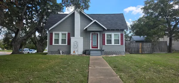 702 14th Street, Hempstead, TX 77445
