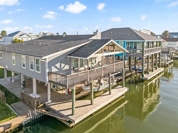 22028 Deaf P Smith Drive, Galveston, TX 77554