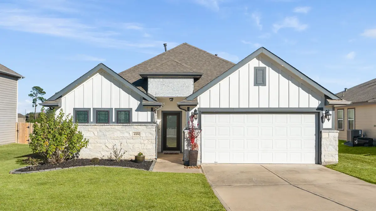 40494 Mostyn Lake Drive, Magnolia, TX 77354 - Image #1