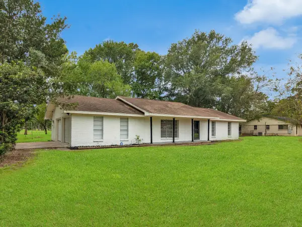 290 E Smith St, Sour Lake, TX 77659
