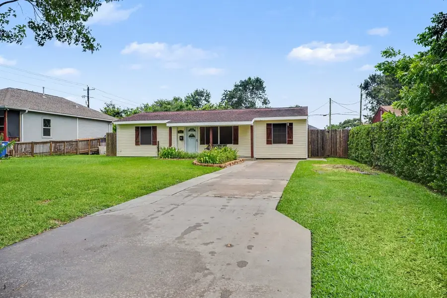 905 15th Ave N, Texas City, TX 77590 - #2