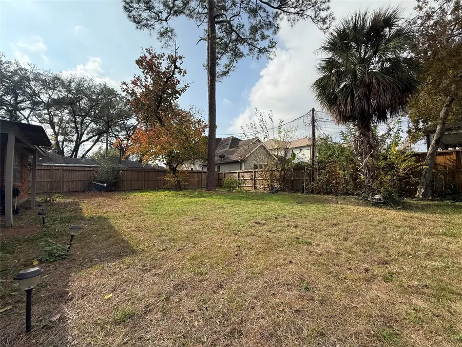 4825 Ella Boulevard, Houston, TX 77018 - Image #3