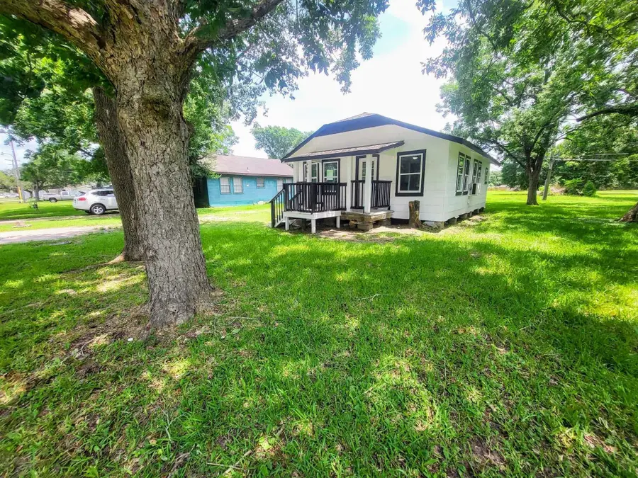 406 E Foley Street, Alvin, TX 77511 - Image #3