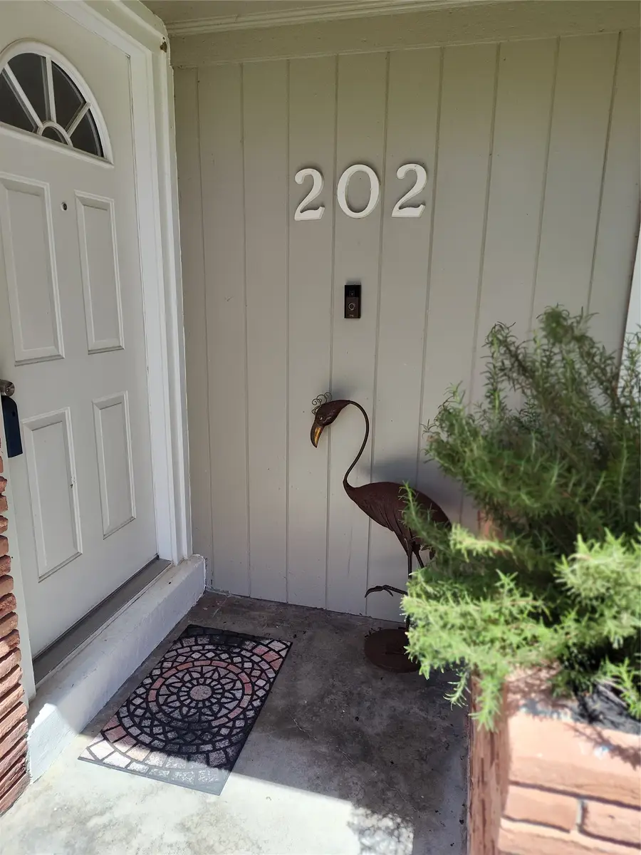 202 E Forest Avenue, Shoreacres, TX 77571 - #2