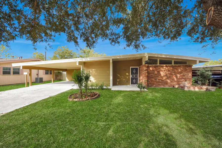 5326 Heatherbrook Drive, Houston, TX 77045 - Image #2