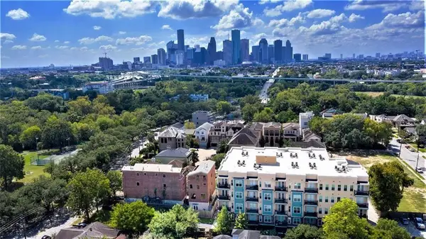 2802 Morrison Street #206, Houston, TX 77009