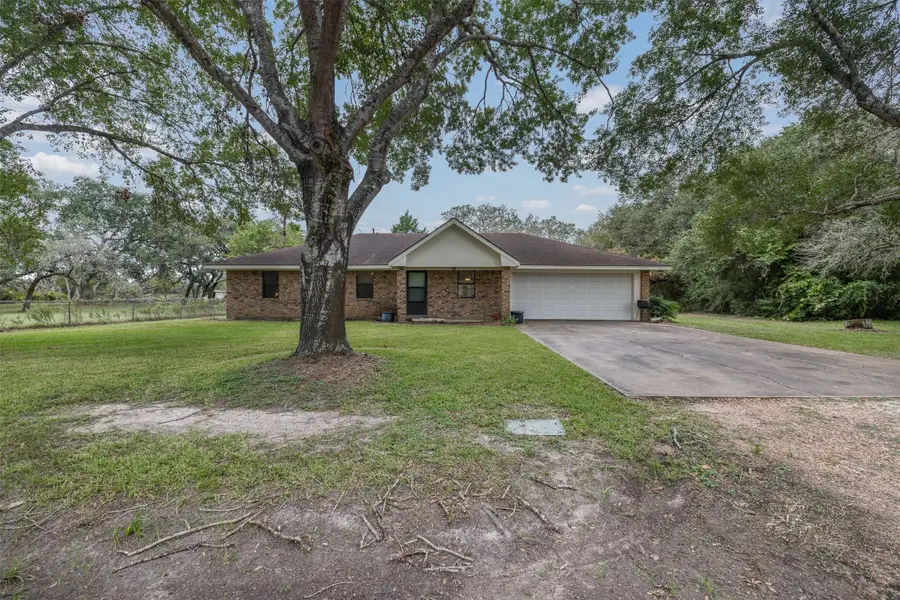1081 Shirley Oaks Street, Columbus, TX 78934 - #2